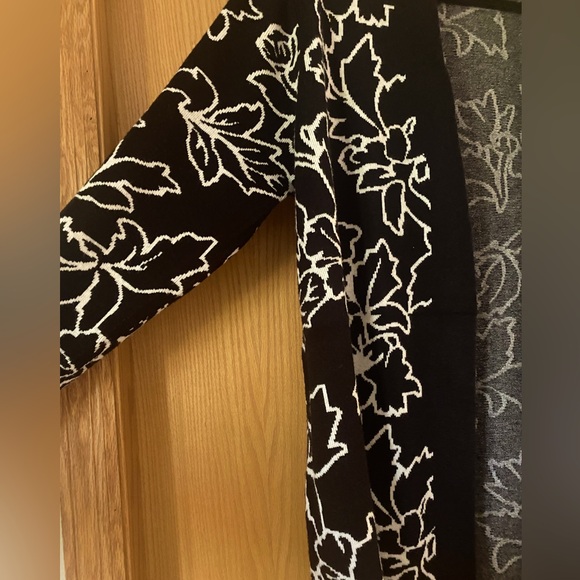 NWT Love Scarlett open cardigan. XL. Black and white print - Picture 2 of 4